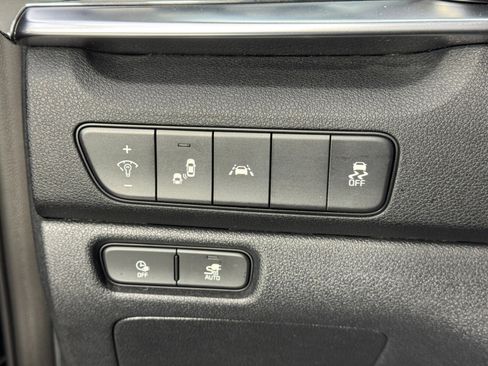 Used 2020 Kia Niro EX w/ Cold Weather Package image 16