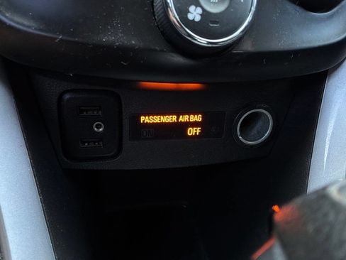 Used 2019 Chevrolet Trax LT w/ LT Convenience Package FWD image 22