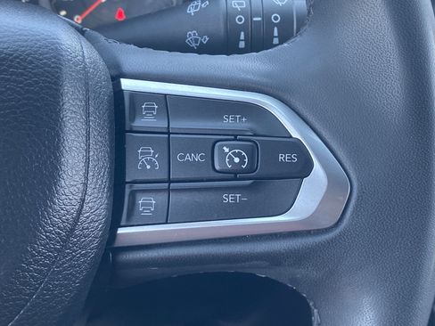 Used 2023 Jeep Compass Limited AWD/4WD image 23