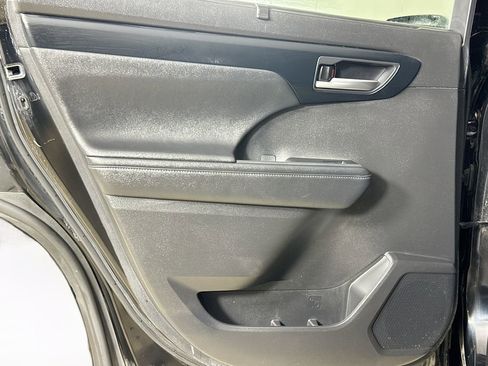Certified 2024 Toyota Highlander XLE AWD/4WD image 22