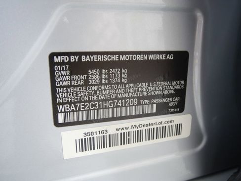 Used 2017 BMW 740i image 27