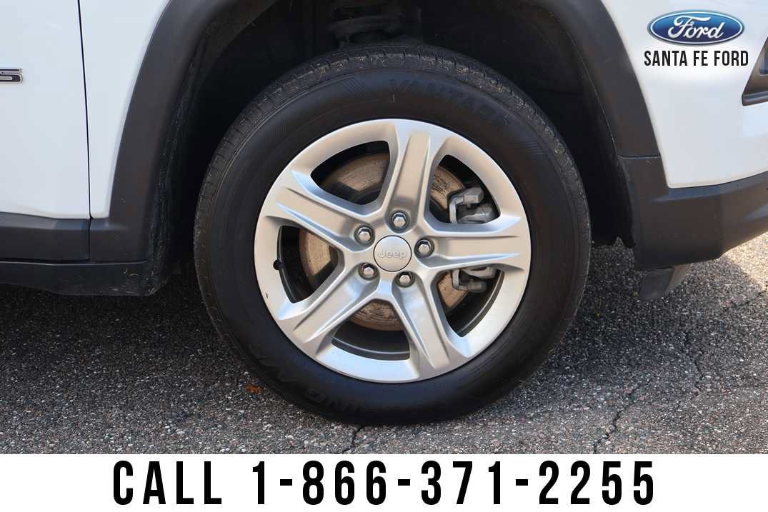 Used 2024 Jeep Compass Latitude w/ Altitude Special Edition AWD/4WD image 7
