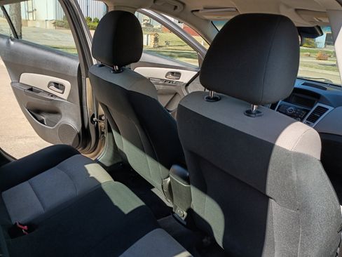 Used 2012 Chevrolet Cruze LS image 13