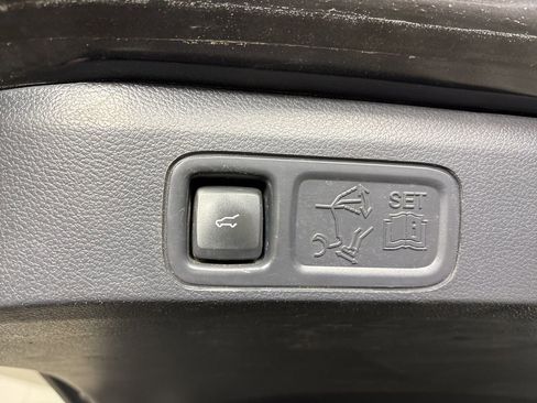 Used 2023 Ford Expedition Platinum image 27