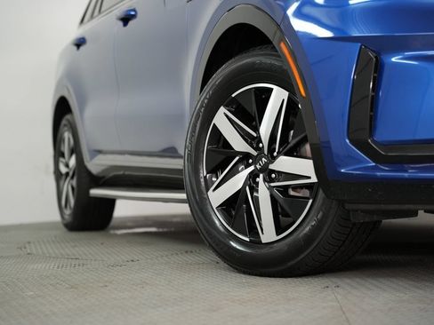 Used 2021 Kia Sorento EX FWD image 18