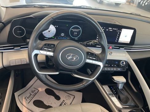 Used 2023 Hyundai Elantra Limited image 37