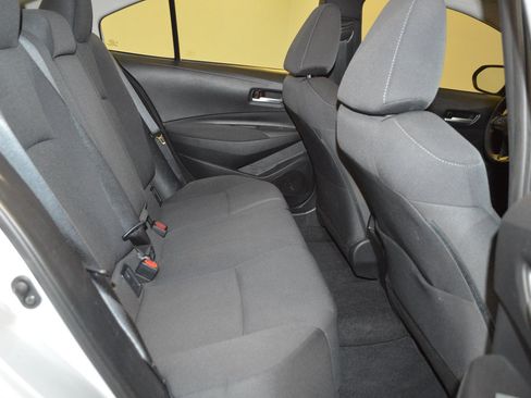 Used 2020 Toyota Corolla LE FWD image 12