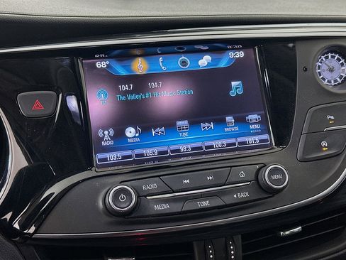 Used 2019 Buick Envision Essence FWD image 21