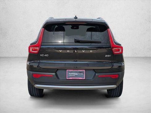 Used 2023 Volvo XC40 B5 Plus w/ Driver Assist Package AWD/4WD image 7