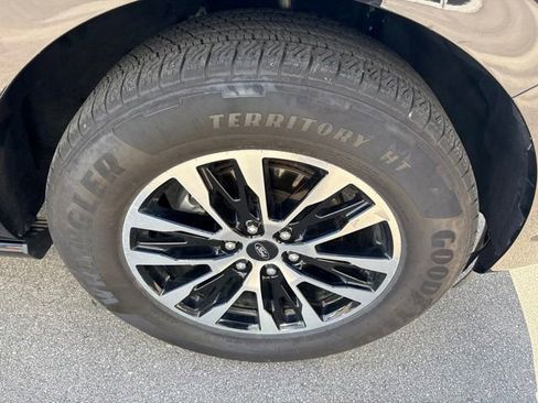 Used 2025 Ford Expedition Max Platinum AWD/4WD image 15