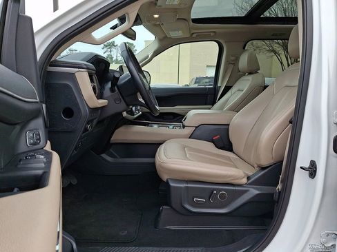 Used 2024 Ford Expedition Max Limited AWD/4WD image 13