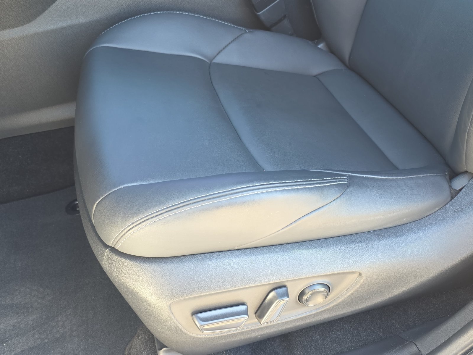 Used 2023 Toyota Venza XLE AWD/4WD image 26