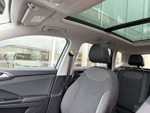 New 2026 Volkswagen Taos SE image 20