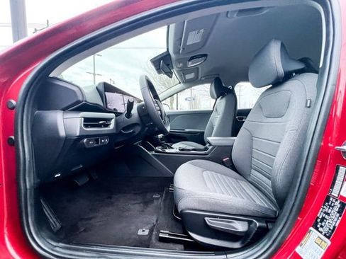 Certified 2025 Kia K4 EX image 12