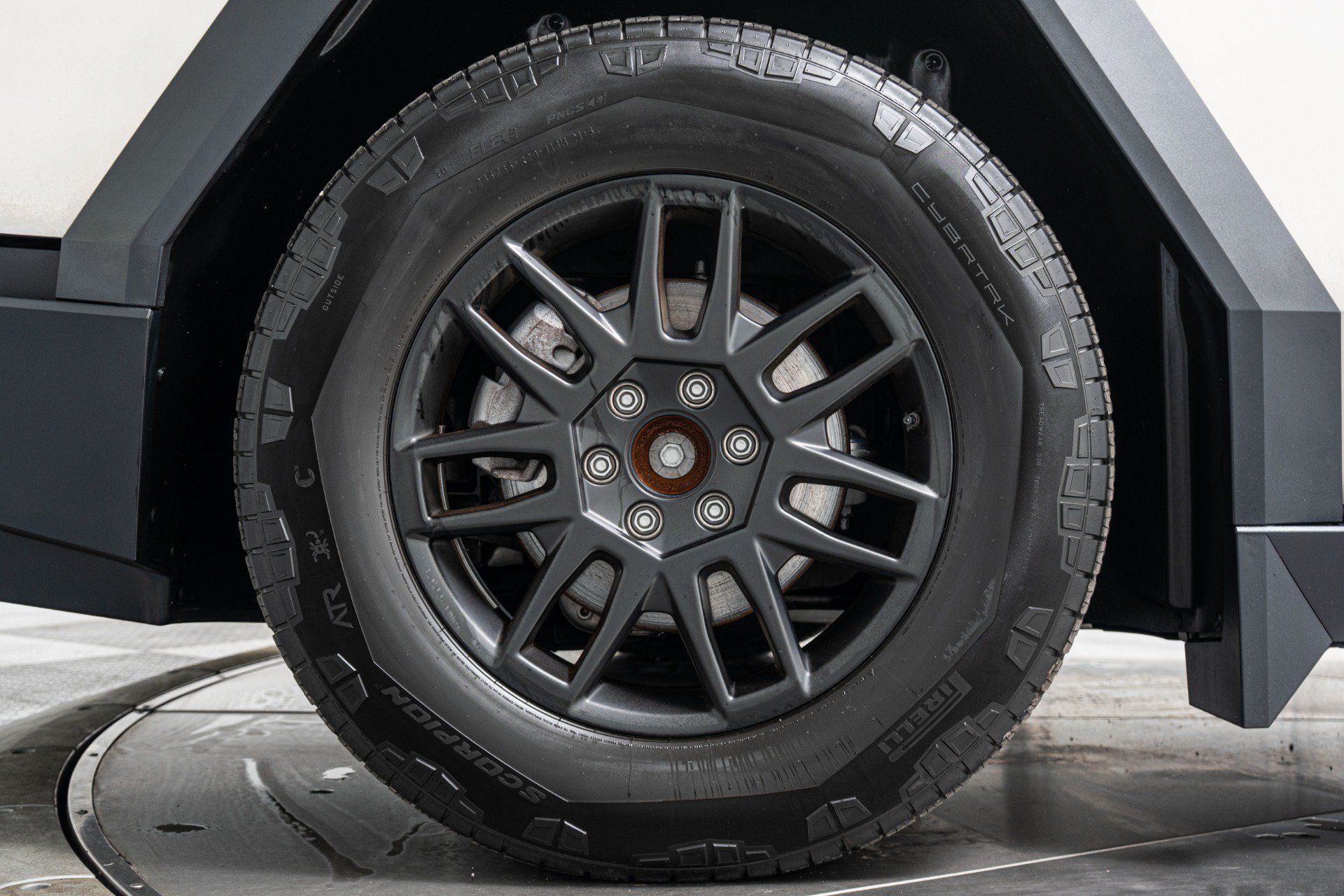 Used 2024 Tesla Cybertruck Cyberbeast AWD/4WD image 40