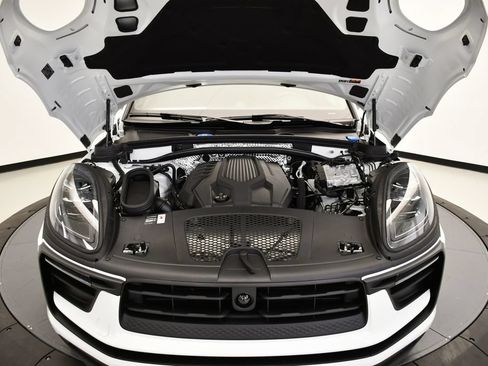 Certified 2026 Porsche Macan Turbo AWD/4WD image 13