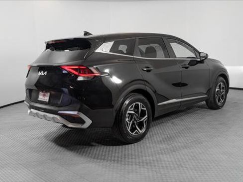 Used 2024 Kia Sportage LX image 8