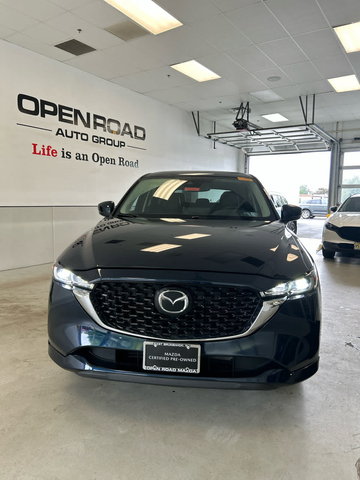Certified 2025 MAZDA CX-5 AWD 2.5 S w/ Preferred Package image 4
