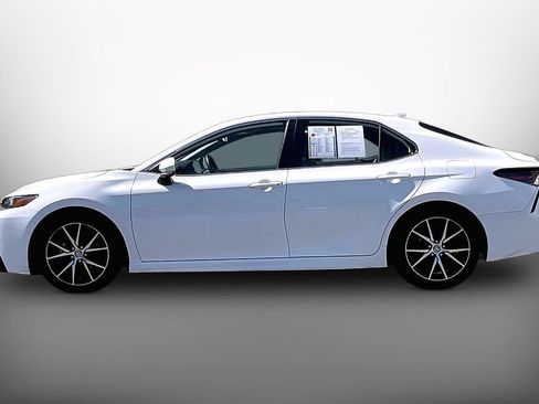 Used 2024 Toyota Camry SE w/ Audio Upgrade Package FWD image 5