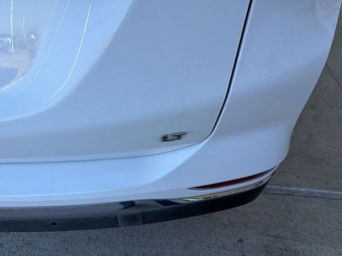 Used 2020 Chevrolet Equinox LT image 3