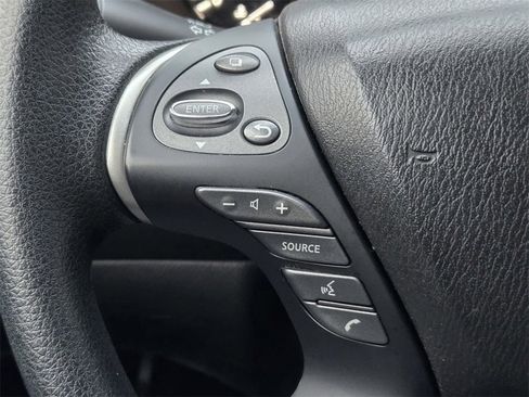 Used 2017 Nissan Pathfinder S image 26