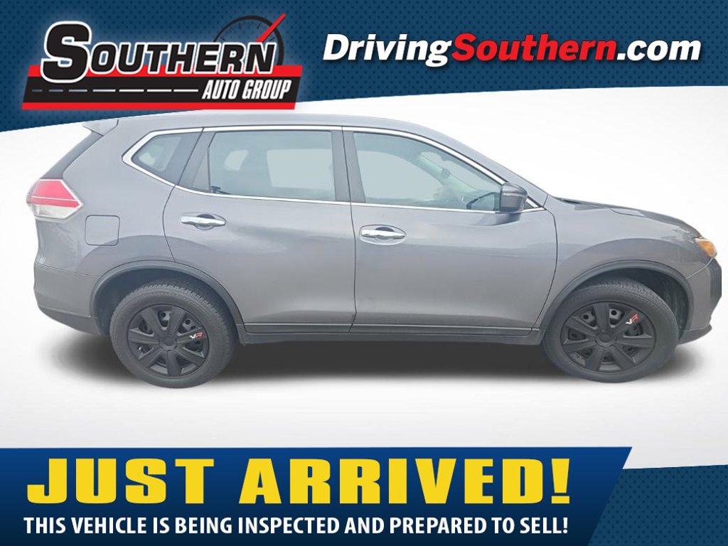 Used 2015 Nissan Rogue S FWD image 1