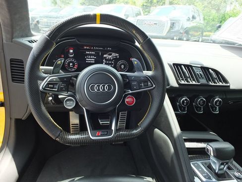 Used 2021 Audi R8 V10 w/ Premium Package RWD image 44