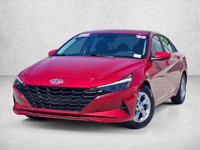 Used 2022 Hyundai Elantra SE