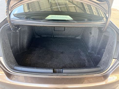 Used 2011 Volkswagen Jetta SE FWD image 12