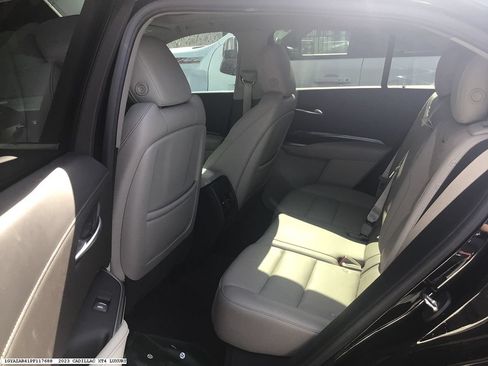 Used 2023 Cadillac XT4 Luxury w/ Cold Weather Package FWD image 9