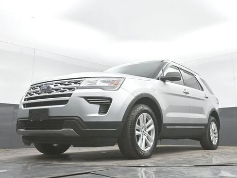 Used 2019 Ford Explorer XLT AWD/4WD image 44