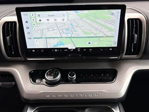 Certified 2025 Ford Expedition Active image 24