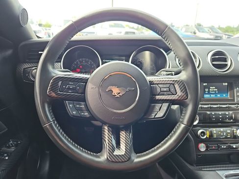 Used 2018 Ford Mustang Coupe RWD image 14