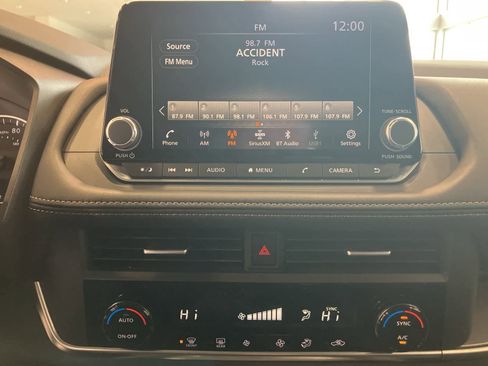 Used 2026 Nissan Rogue SV image 17