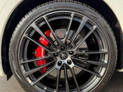 Used 2022 Maserati Levante Trofeo image 53