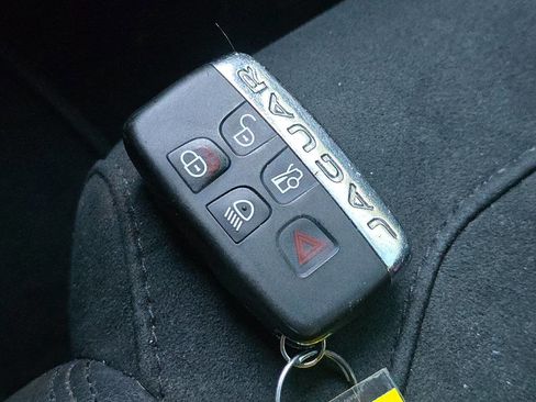 Used 2019 Jaguar F-TYPE Coupe image 32