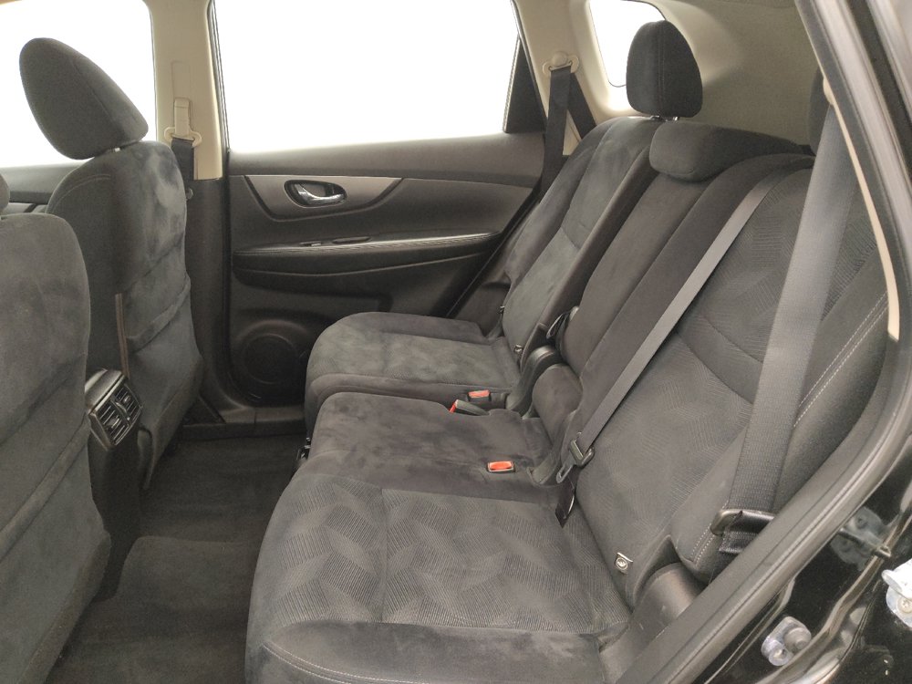 Used 2016 Nissan Rogue S FWD image 18