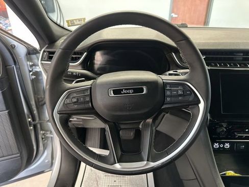 Used 2023 Jeep Grand Cherokee L Laredo image 29