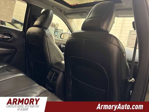 Used 2021 Jeep Cherokee Latitude Lux w/ Sun & Sound Group image 34