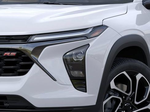 New 2026 Chevrolet Trax RS w/ Sunroof Package FWD image 10