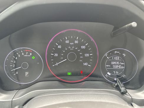 Used 2019 Honda HR-V LX image 12