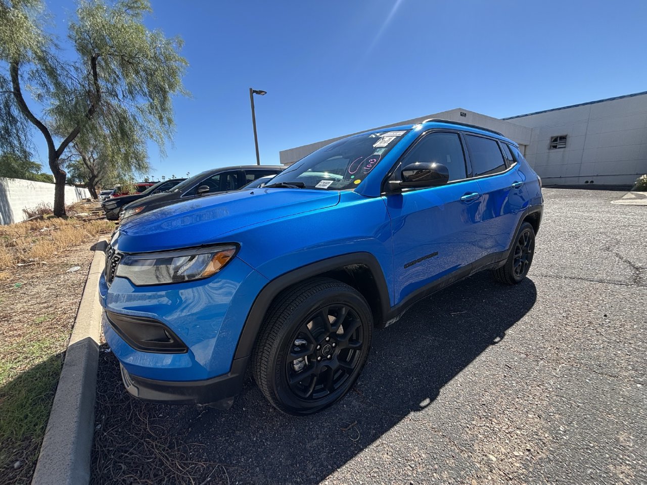 Used 2026 Jeep Compass Latitude AWD/4WD image 2