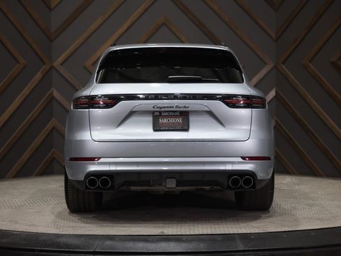 Used 2022 Porsche Cayenne Turbo image 13