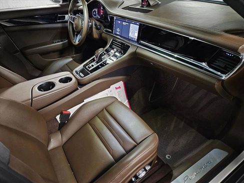 Used 2020 Porsche Panamera RWD image 21