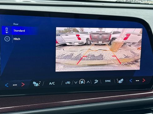 Used 2025 Chevrolet Traverse Z71 image 29