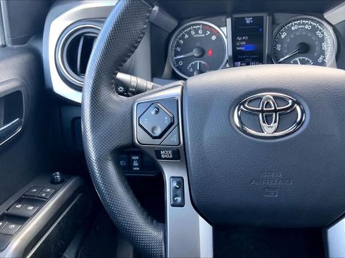 Used 2022 Toyota Tacoma Limited AWD/4WD image 24