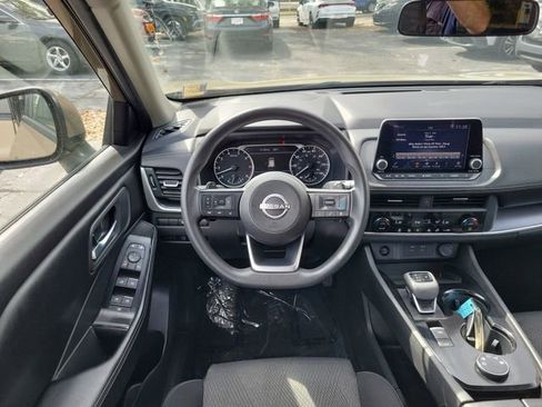 Used 2024 Nissan Rogue SV image 27