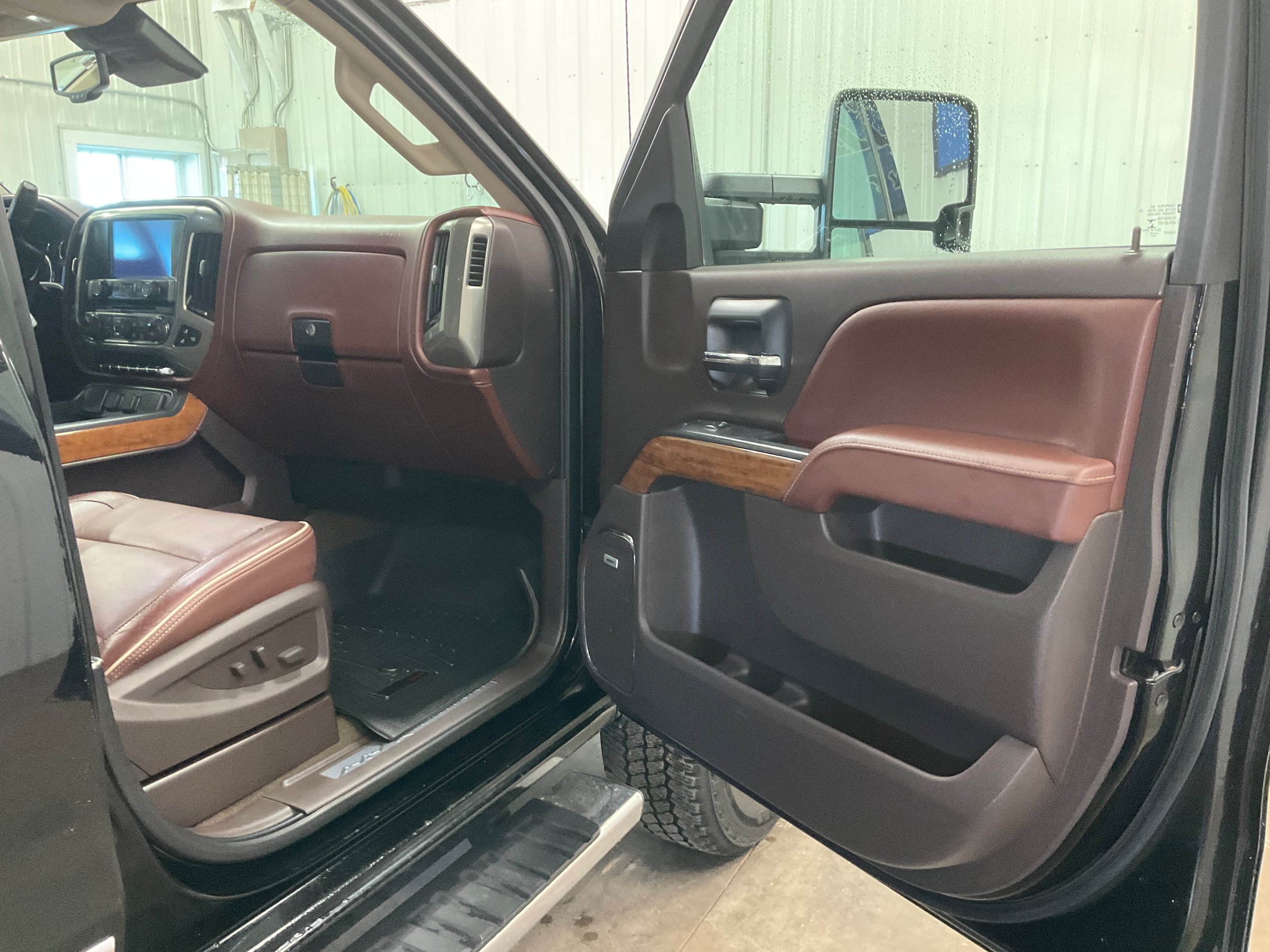 Used 2015 Chevrolet Silverado 2500 High Country w/ Duramax Plus Package AWD/4WD image 24