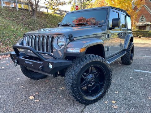 Used 2018 Jeep Wrangler Unlimited Sahara image 58