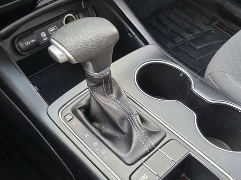 Used 2020 Kia Sorento LX FWD image 19